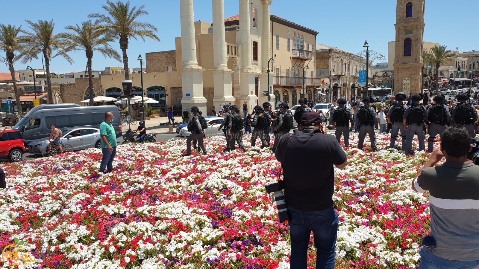 فيديو: انطلاق مسيرة غاضبة بعد صلاة الجمعة تنديداً بتدنيس مقبرة الاسعاف بيافا